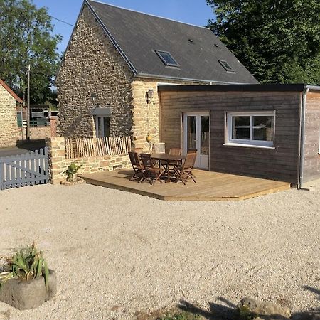 Charmante Maison De Campagne En Pierres Et Bois Sartilly-Baie-Bocage Zewnętrze zdjęcie
