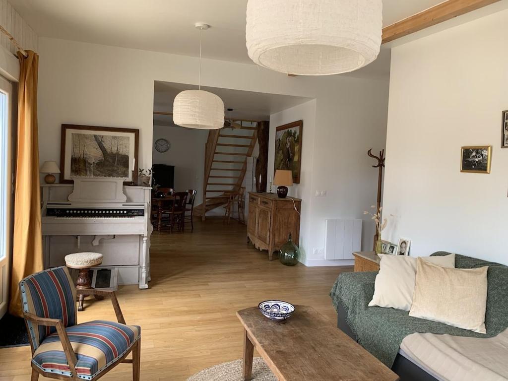 Charmante Maison De Campagne En Pierres Et Bois Sartilly-Baie-Bocage Zewnętrze zdjęcie