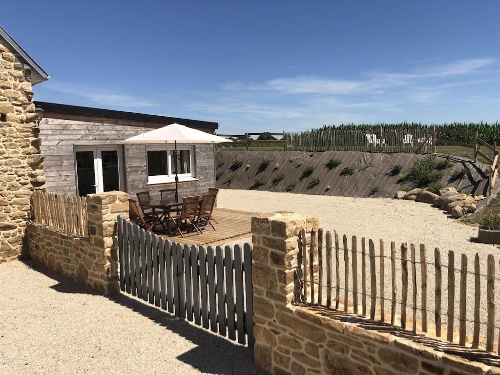 Charmante Maison De Campagne En Pierres Et Bois Sartilly-Baie-Bocage Zewnętrze zdjęcie