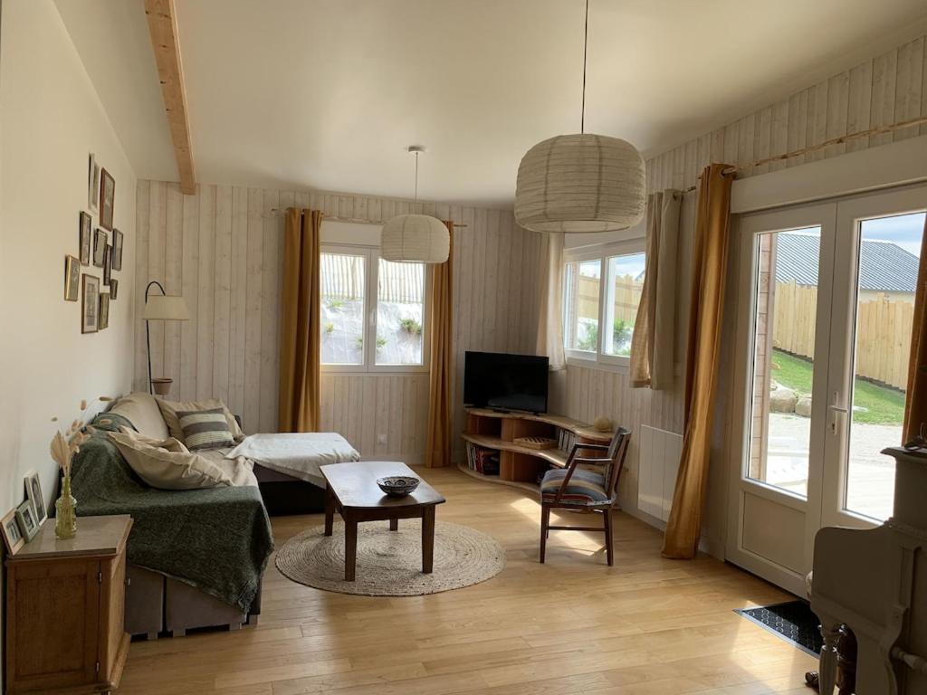Charmante Maison De Campagne En Pierres Et Bois Sartilly-Baie-Bocage Zewnętrze zdjęcie